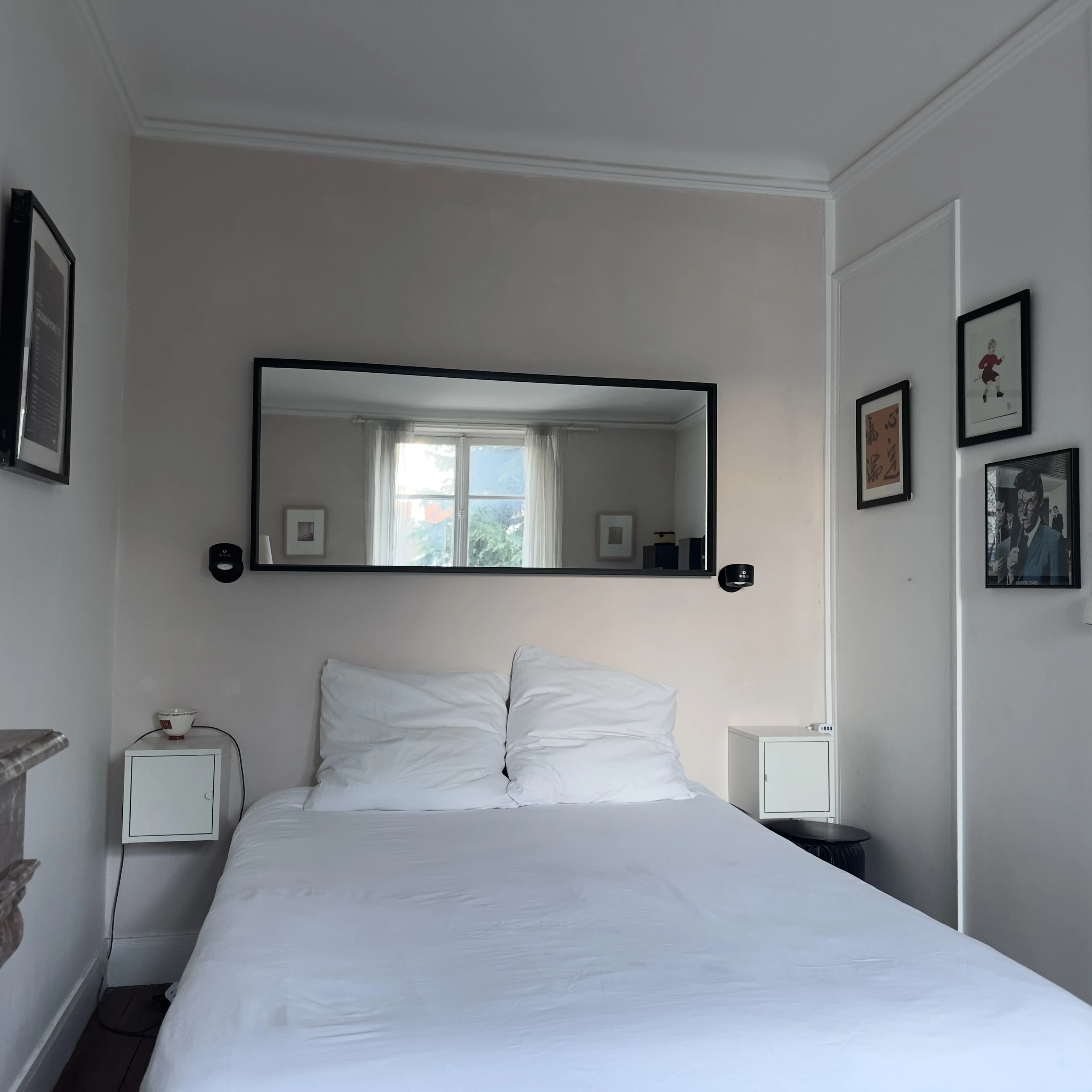 Bedroom corner and decor